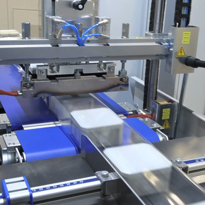 Automat pakujący poziomy FLOWPACK SBM550S - obrazek 6